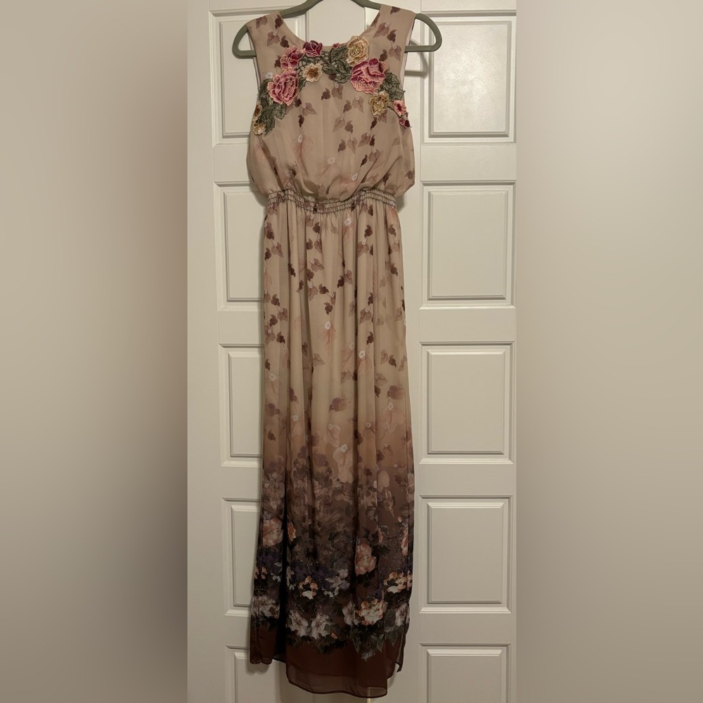 Chelsea & Violet Floral Maxi-dress